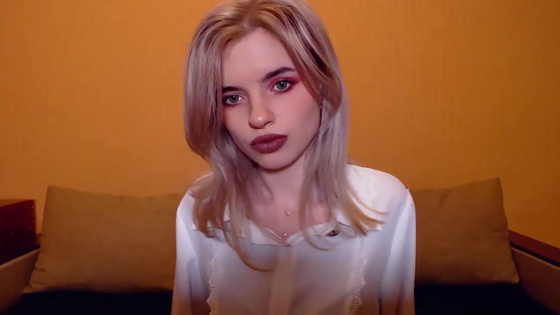 Gallery image thumbnail from Erineys's myfreecams stream on, 11/23/2023, 17:44 image 13 of 20