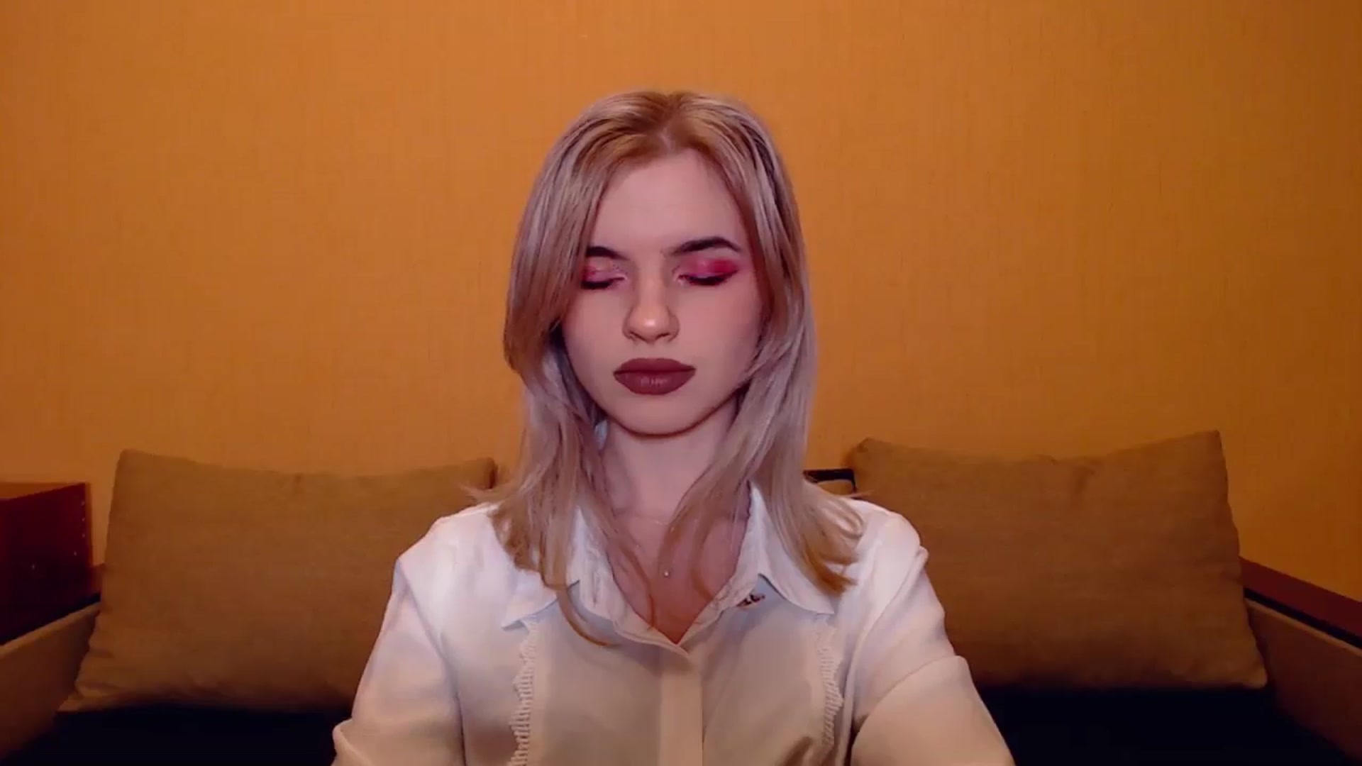 Gallery image thumbnail from Erineys's myfreecams stream on, 11/23/2023, 17:44 image 20 of 20