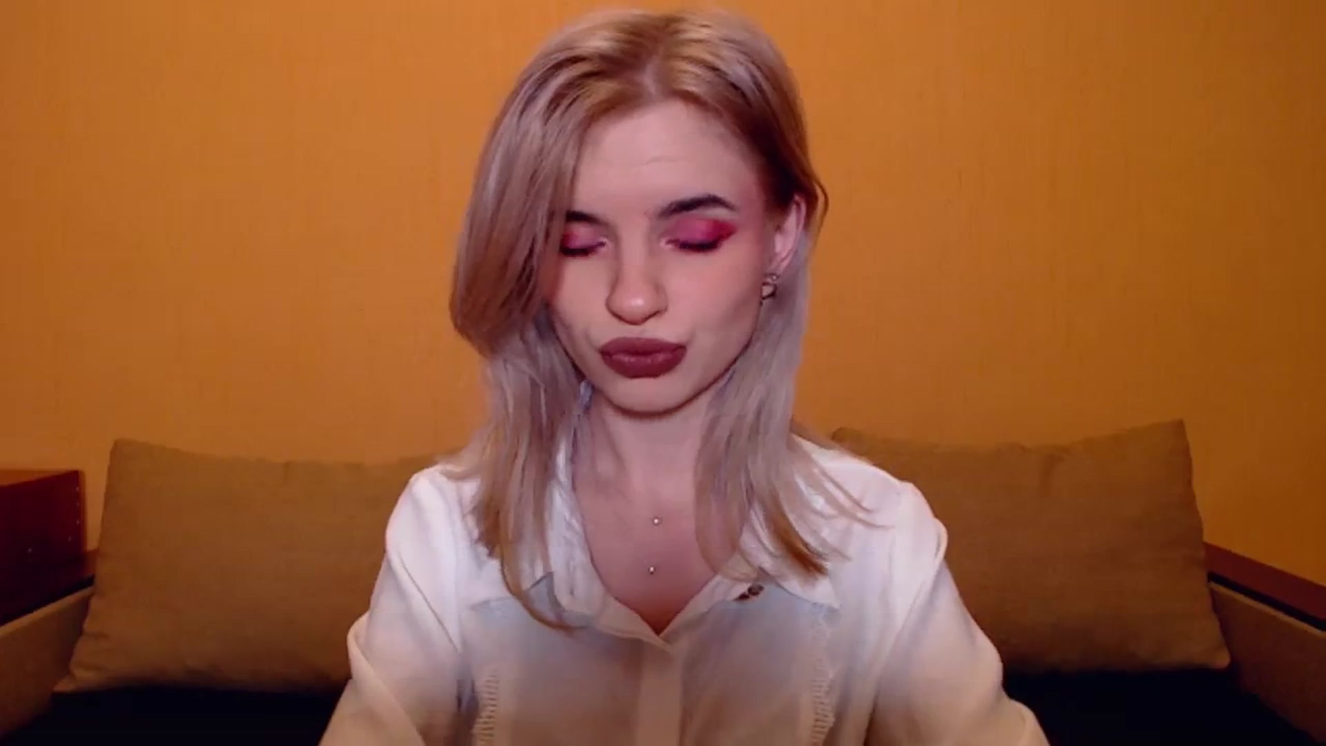Gallery image thumbnail from Erineys's myfreecams stream on, 11/23/2023, 17:44 image 16 of 20