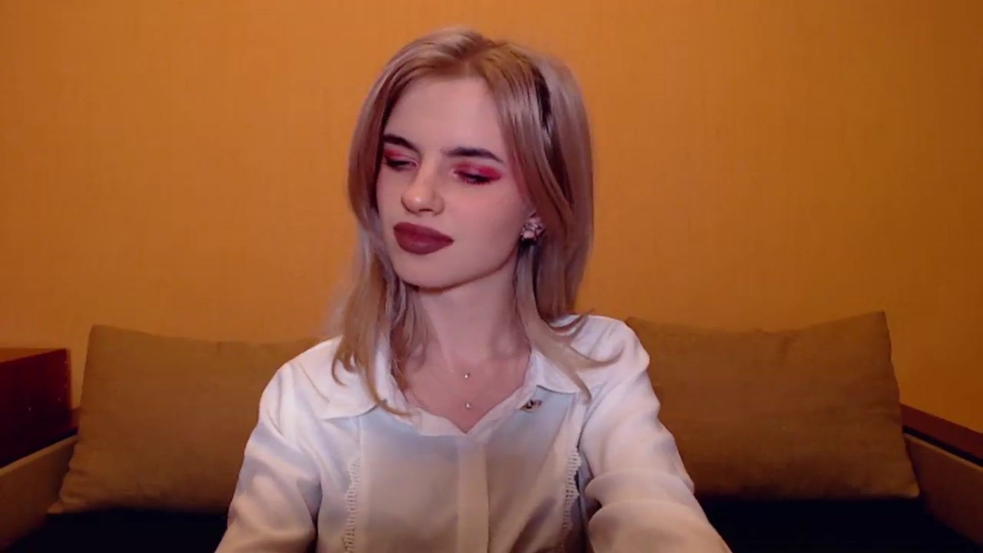 Gallery image thumbnail from Erineys's myfreecams stream on, 11/23/2023, 18:42 image 12 of 20