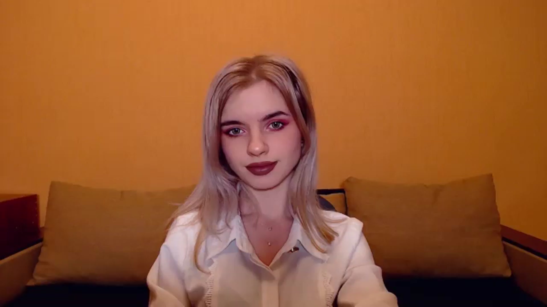 Gallery image thumbnail from Erineys's myfreecams stream on, 11/23/2023, 18:42 image 16 of 20