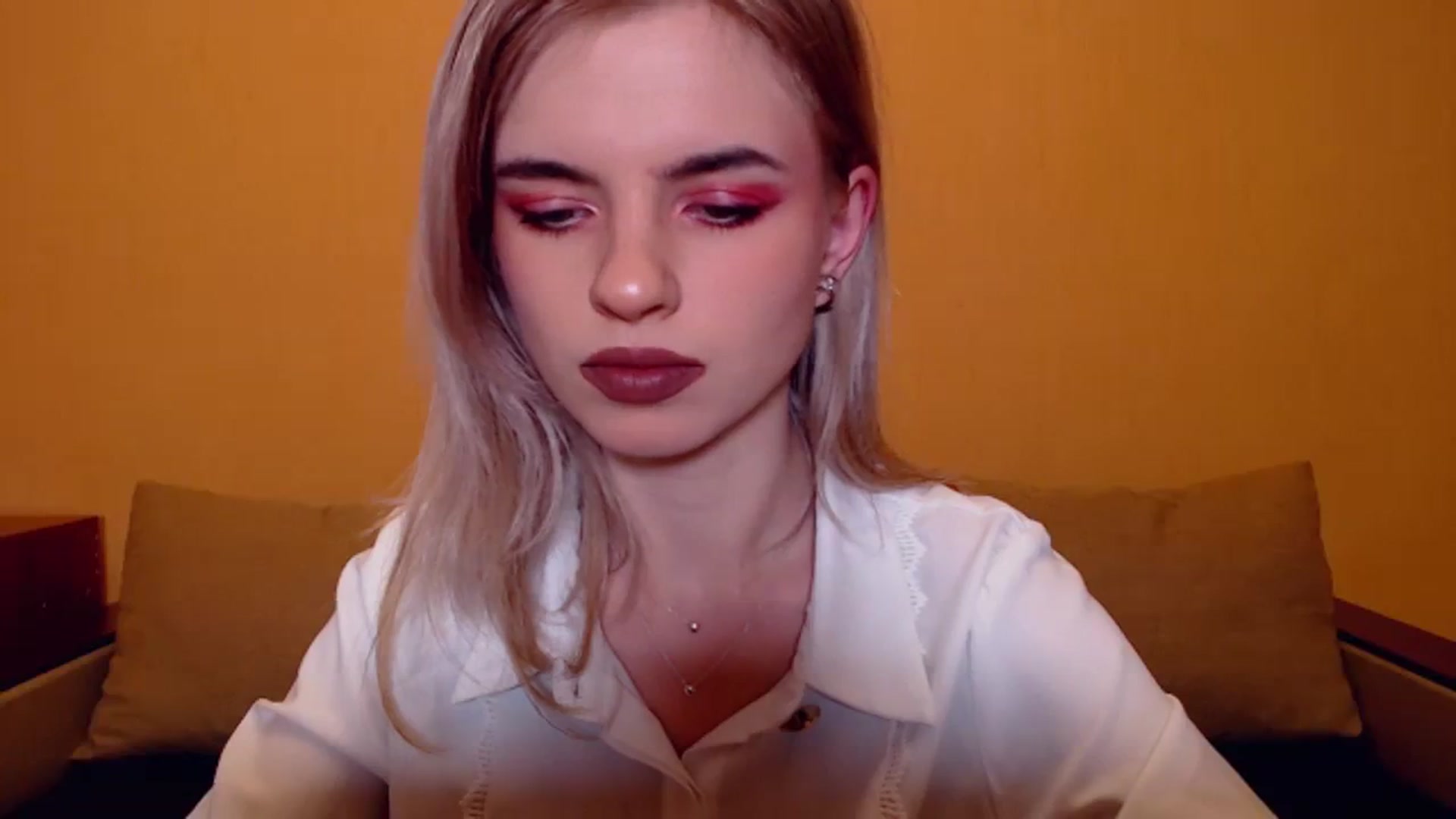 Gallery image thumbnail from Erineys's myfreecams stream on, 11/23/2023, 18:42 image 13 of 20