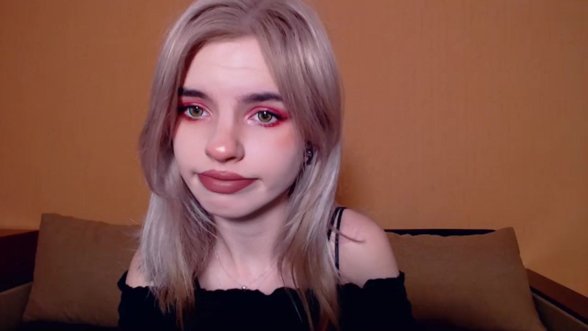 Gallery image thumbnail from Erineys's myfreecams stream on, 11/24/2023, 14:12 image 7 of 20