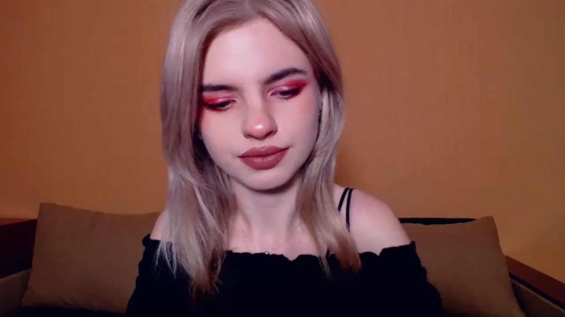 Gallery image thumbnail from Erineys's myfreecams stream on, 11/24/2023, 14:12 image 4 of 20