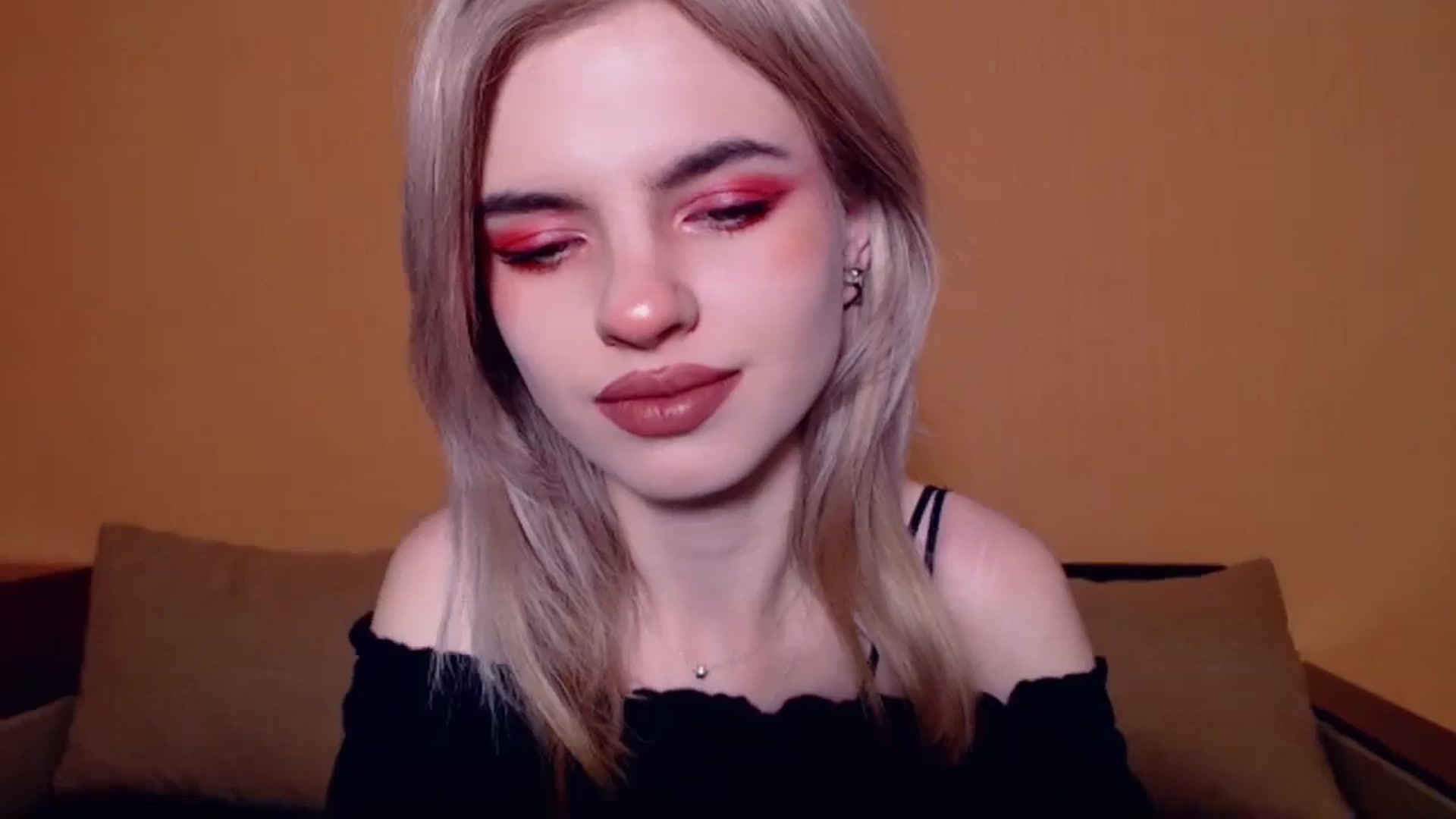 Gallery image thumbnail from Erineys's myfreecams stream on, 11/24/2023, 14:12 image 3 of 20