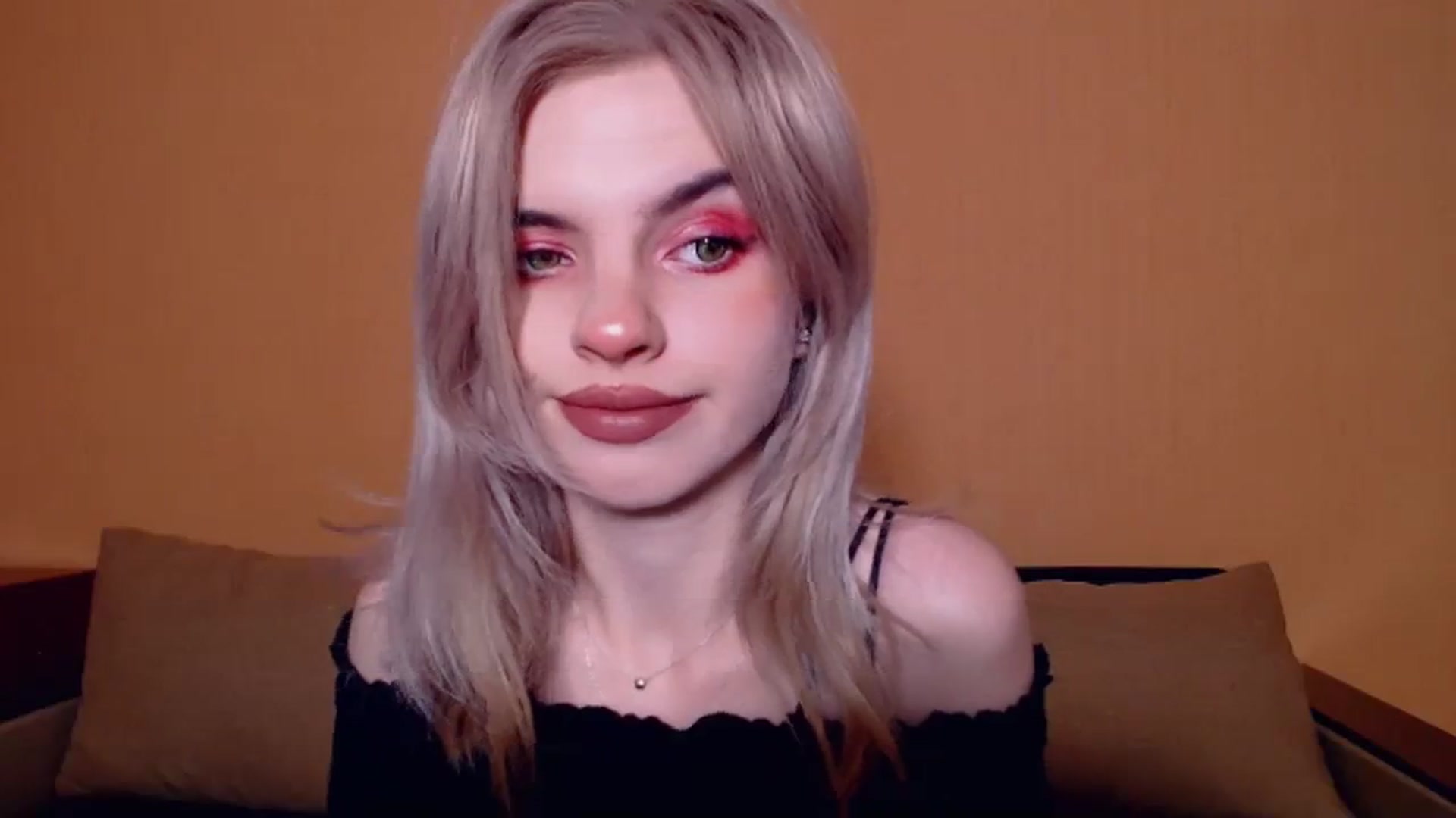 Gallery image thumbnail from Erineys's myfreecams stream on, 11/24/2023, 14:12 image 6 of 20