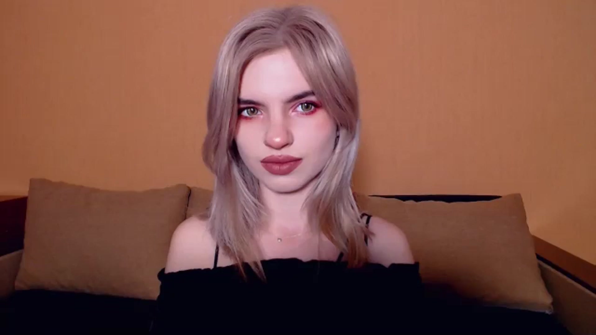 Gallery image thumbnail from Erineys's myfreecams stream on, 11/24/2023, 14:12 image 17 of 20