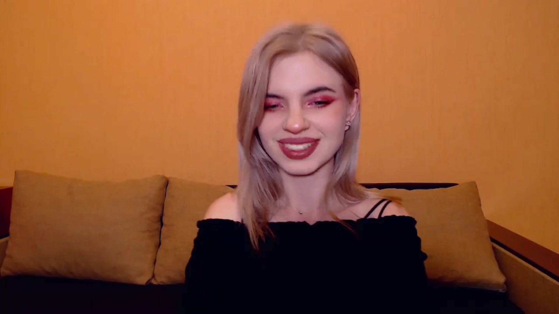 Gallery image thumbnail from Erineys's myfreecams stream on, 11/24/2023, 16:16 image 9 of 20