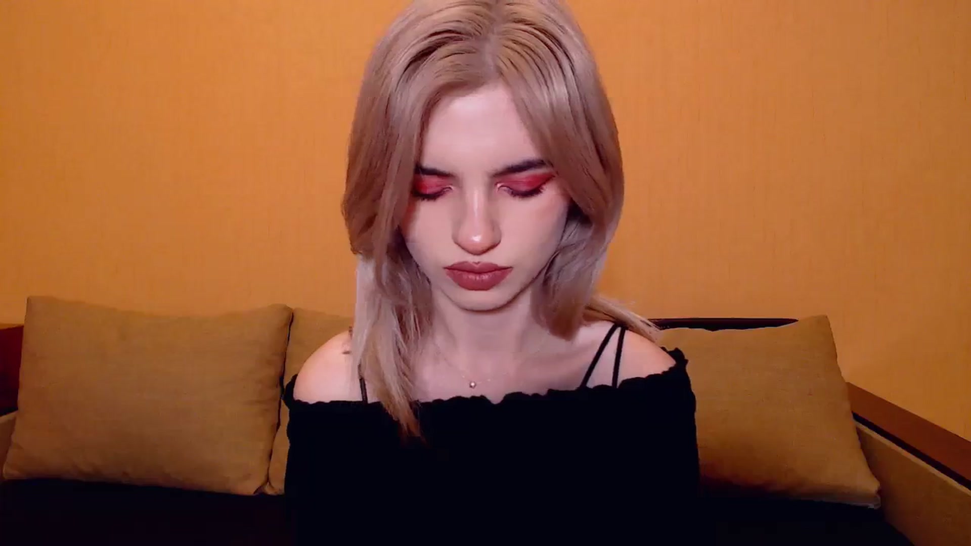 Gallery image thumbnail from Erineys's myfreecams stream on, 11/24/2023, 16:16 image 15 of 20