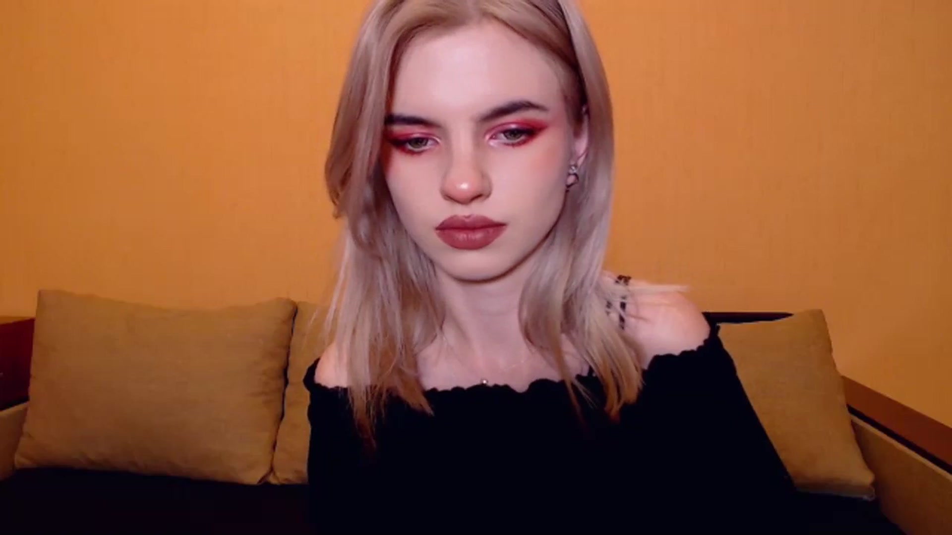 Gallery image thumbnail from Erineys's myfreecams stream on, 11/24/2023, 16:16 image 17 of 20