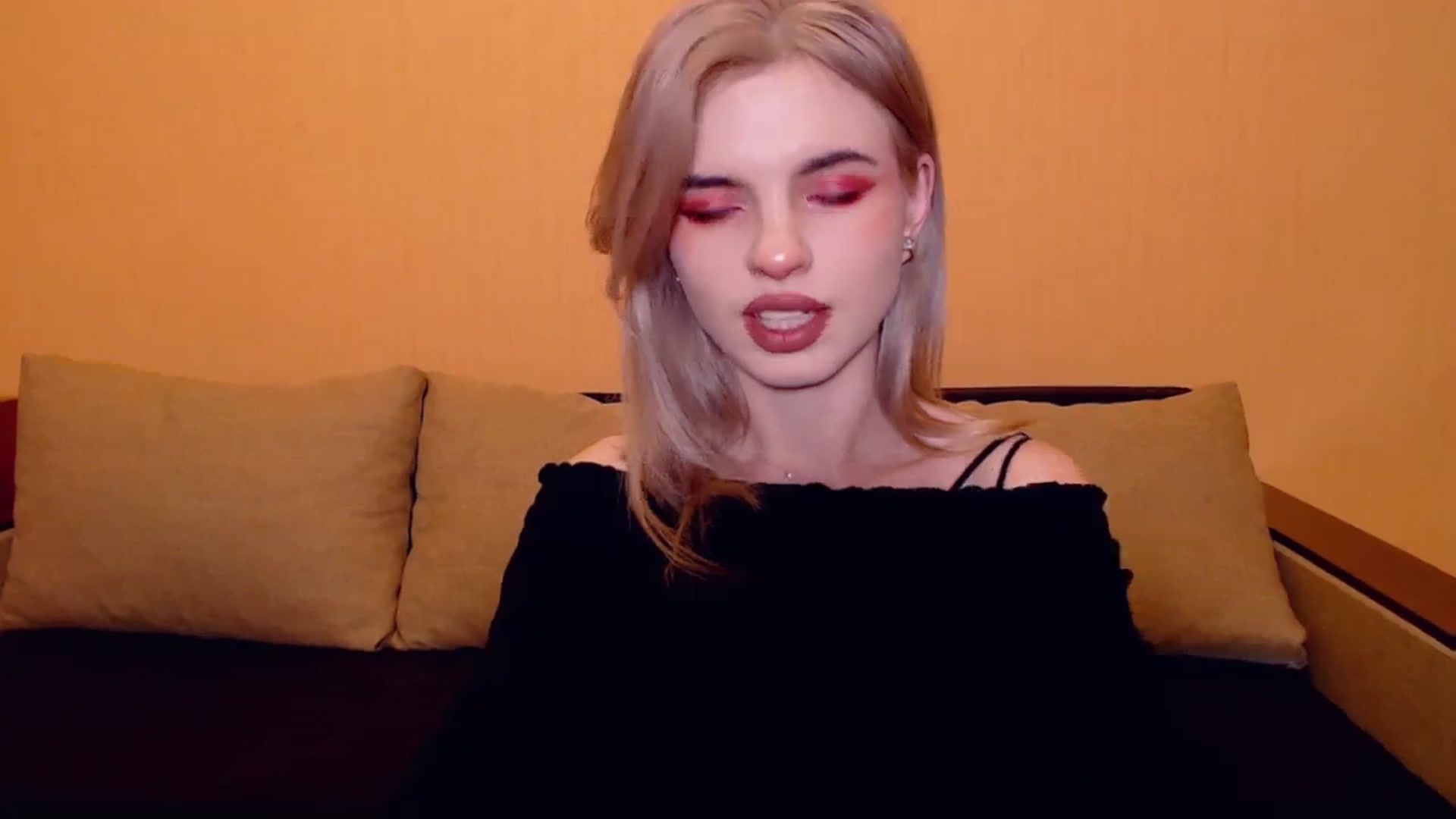 Gallery image thumbnail from Erineys's myfreecams stream on, 11/24/2023, 16:16 image 2 of 20
