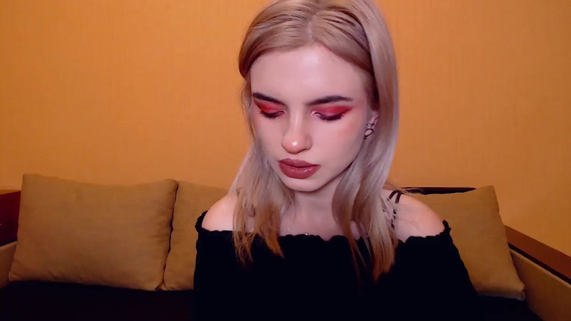 Gallery image thumbnail from Erineys's myfreecams stream on, 11/24/2023, 16:16 image 19 of 20