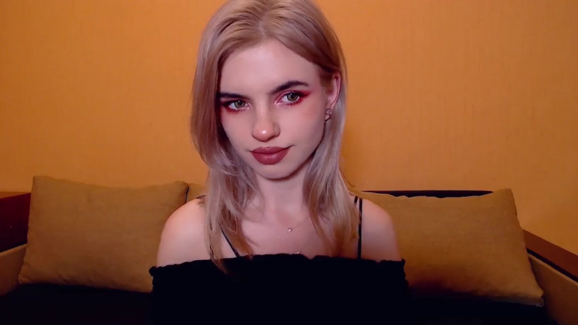 Gallery image thumbnail from Erineys's myfreecams stream on, 11/24/2023, 17:06 image 19 of 20