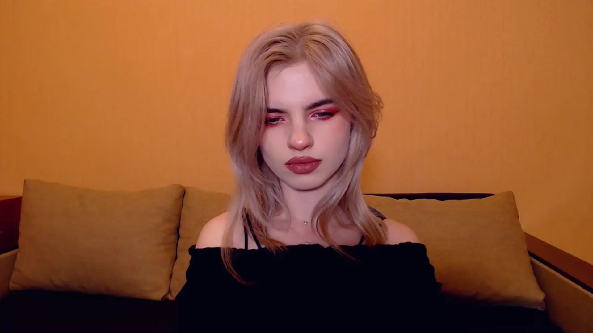 Gallery image thumbnail from Erineys's myfreecams stream on, 11/24/2023, 17:06 image 3 of 20