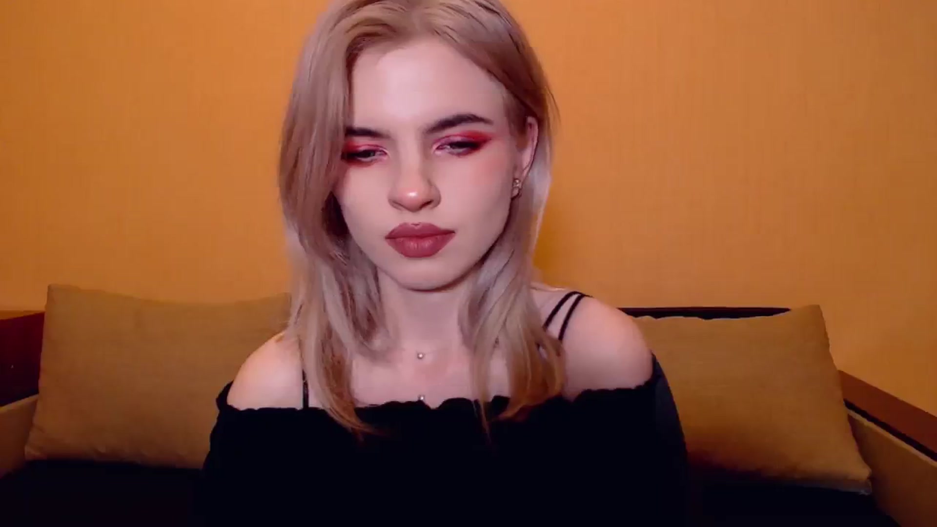 Gallery image thumbnail from Erineys's myfreecams stream on, 11/24/2023, 17:06 image 8 of 20