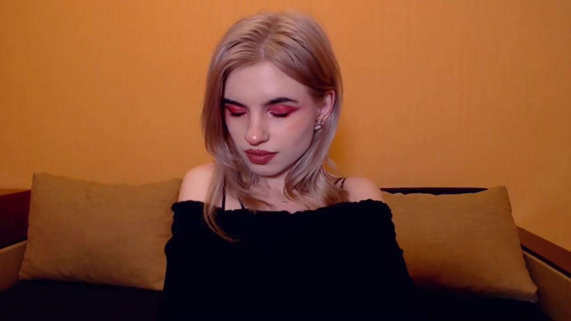 Gallery image thumbnail from Erineys's myfreecams stream on, 11/24/2023, 17:06 image 20 of 20