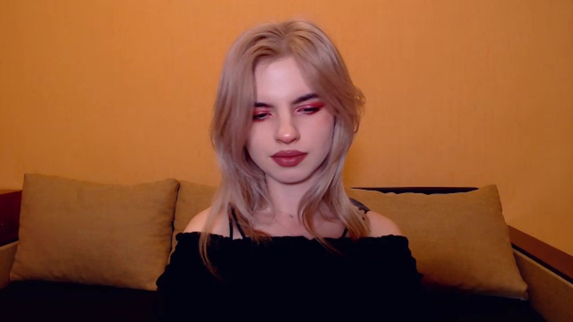 Gallery image thumbnail from Erineys's myfreecams stream on, 11/24/2023, 17:06 image 5 of 20