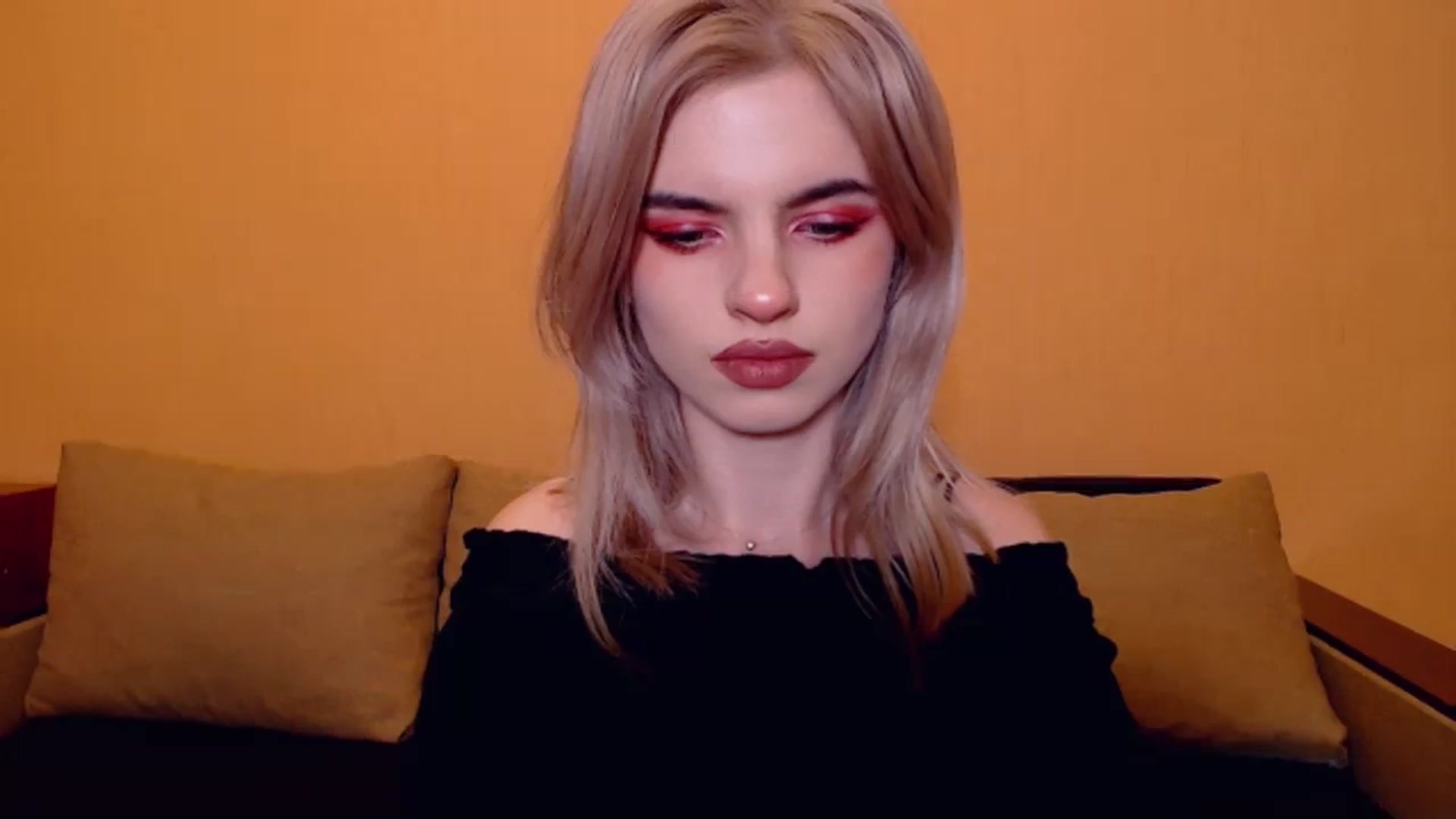 Gallery image thumbnail from Erineys's myfreecams stream on, 11/24/2023, 17:06 image 12 of 20