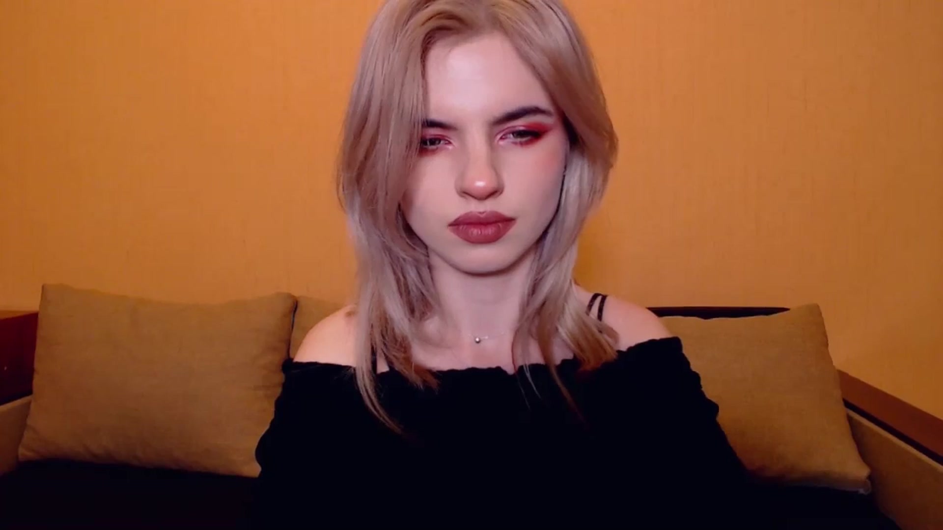 Gallery image thumbnail from Erineys's myfreecams stream on, 11/24/2023, 17:06 image 6 of 20