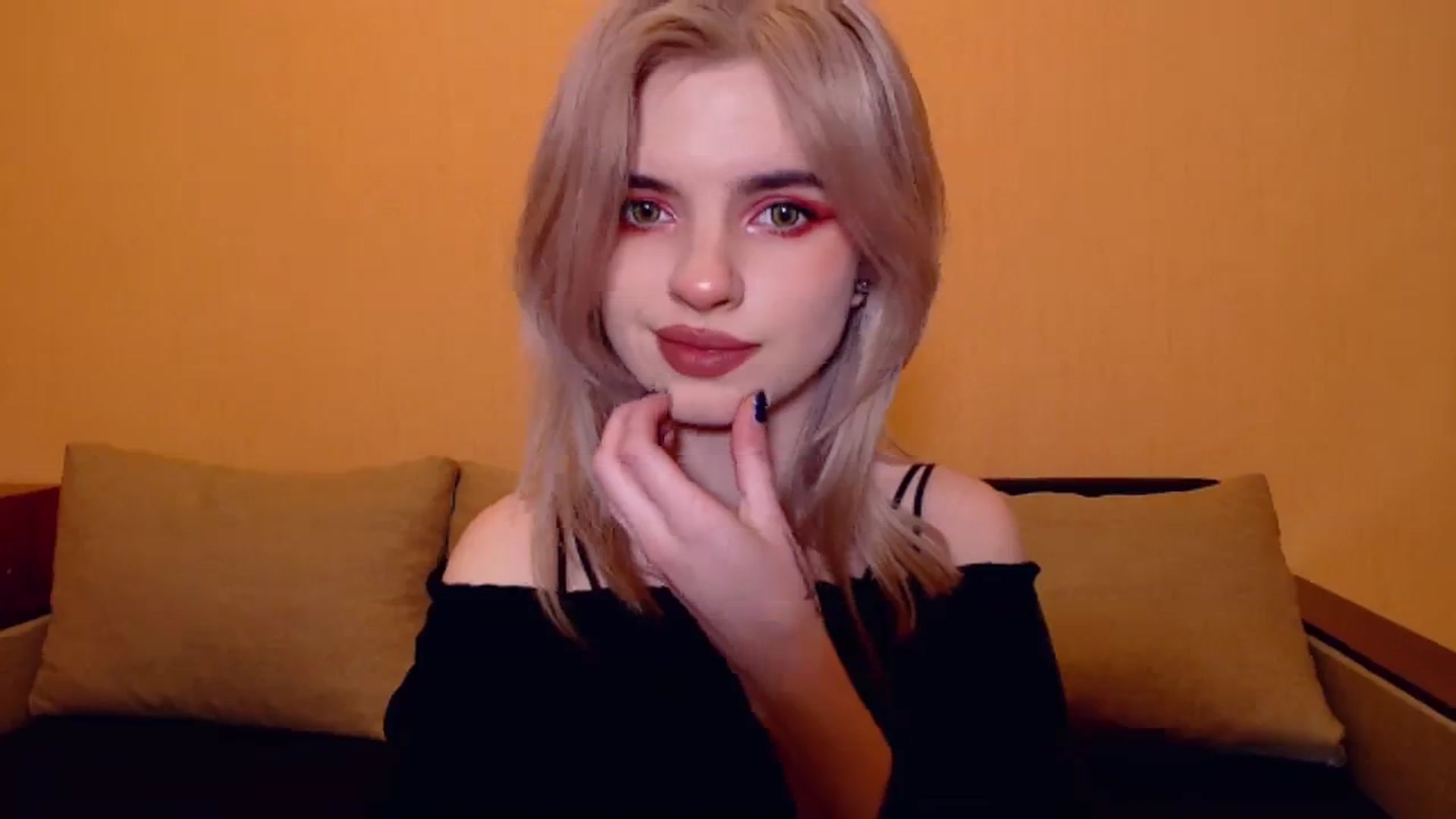 Gallery image thumbnail from Erineys's myfreecams stream on, 11/24/2023, 17:06 image 7 of 20