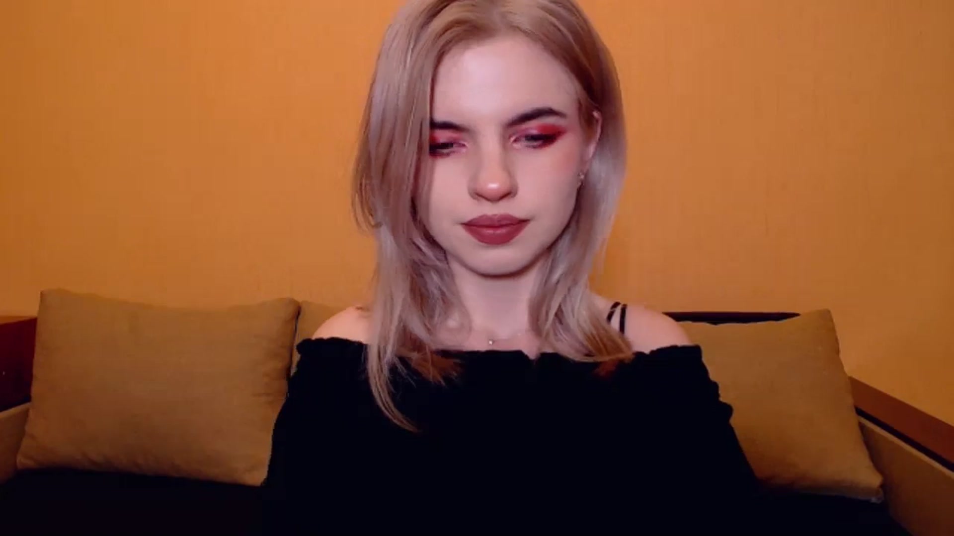 Gallery image thumbnail from Erineys's myfreecams stream on, 11/24/2023, 17:06 image 11 of 20