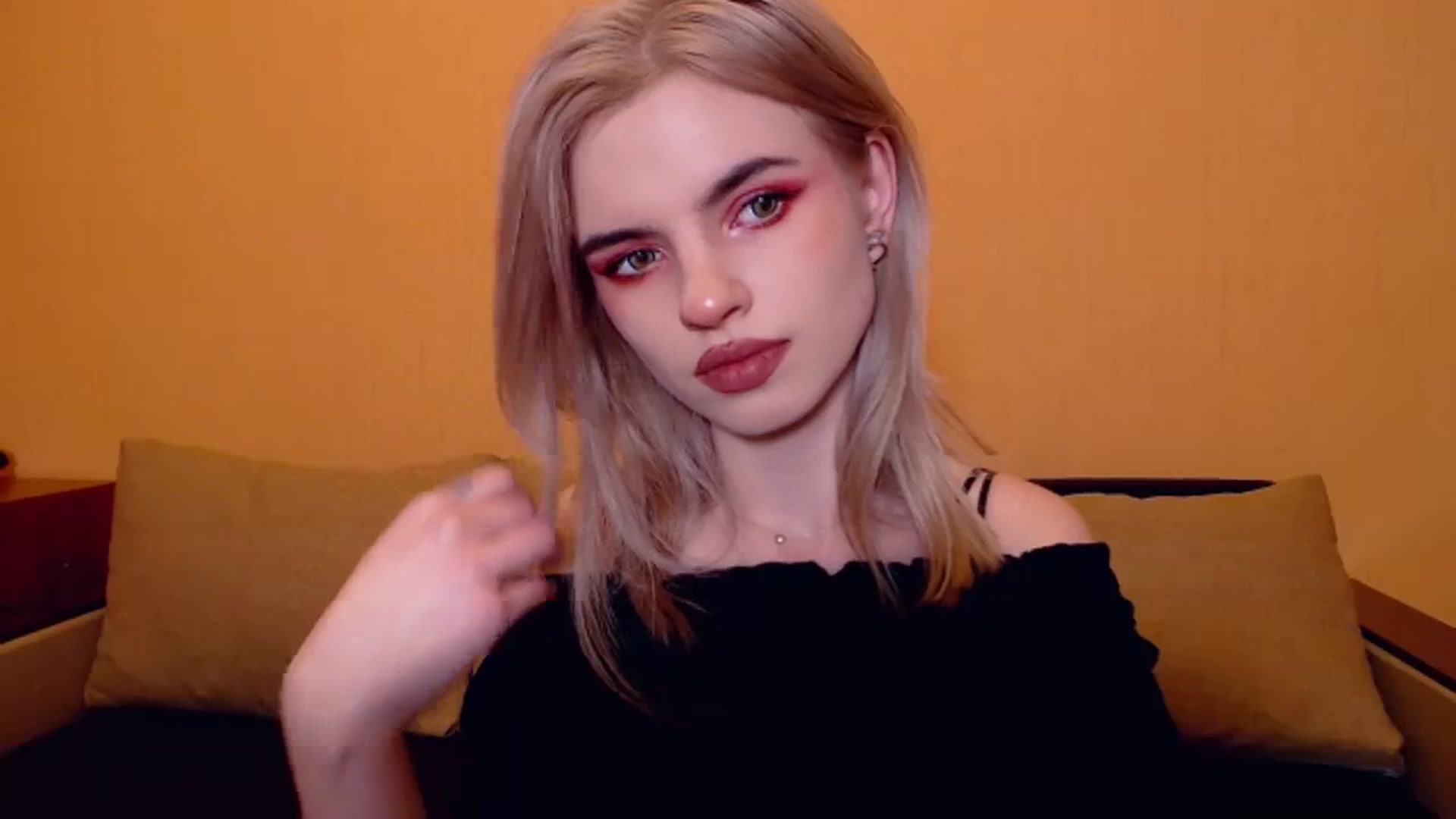 Gallery image thumbnail from Erineys's myfreecams stream on, 11/24/2023, 17:06 image 9 of 20