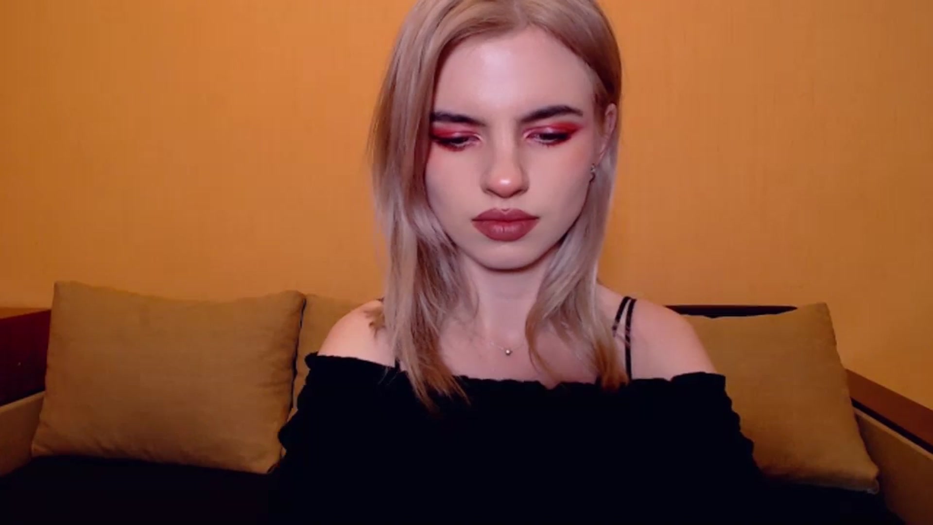 Gallery image thumbnail from Erineys's myfreecams stream on, 11/24/2023, 17:46 image 2 of 20