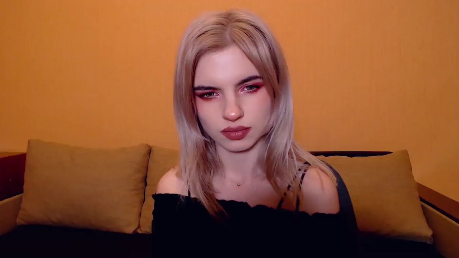 Gallery image thumbnail from Erineys's myfreecams stream on, 11/24/2023, 17:46 image 13 of 20