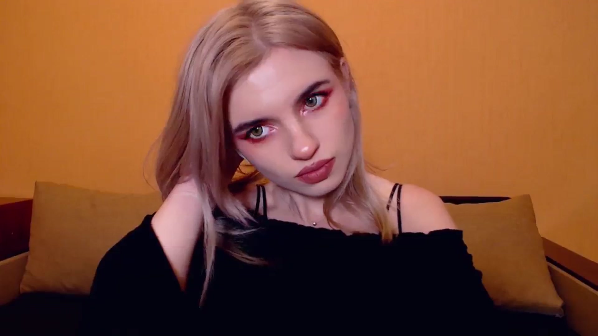 Gallery image thumbnail from Erineys's myfreecams stream on, 11/24/2023, 17:46 image 3 of 20