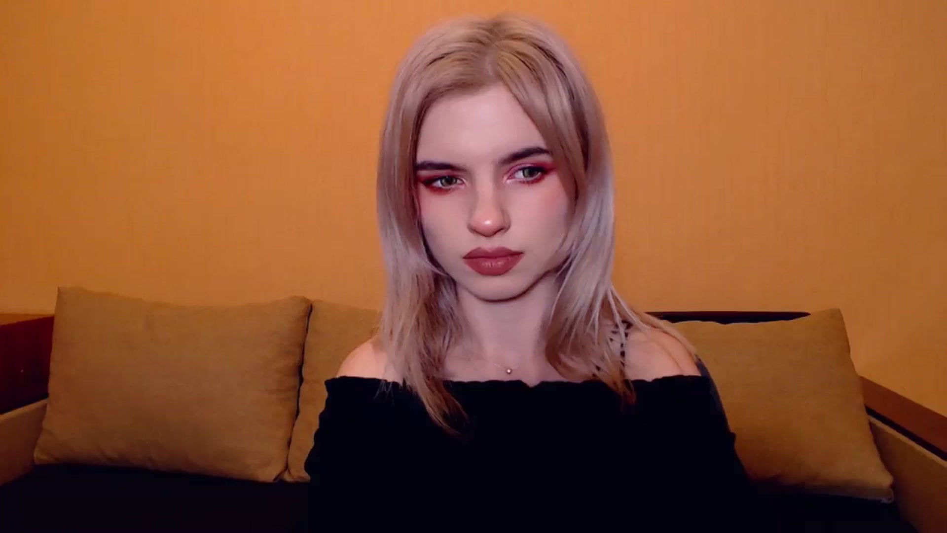 Gallery image thumbnail from Erineys's myfreecams stream on, 11/24/2023, 17:46 image 14 of 20