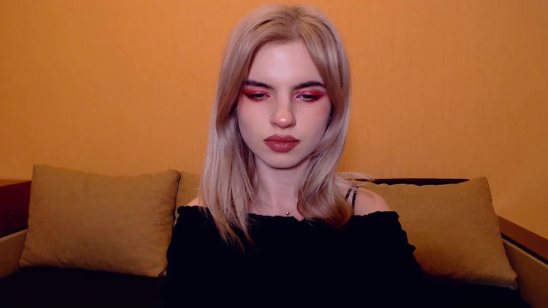 Gallery image thumbnail from Erineys's myfreecams stream on, 11/24/2023, 17:46 image 19 of 20