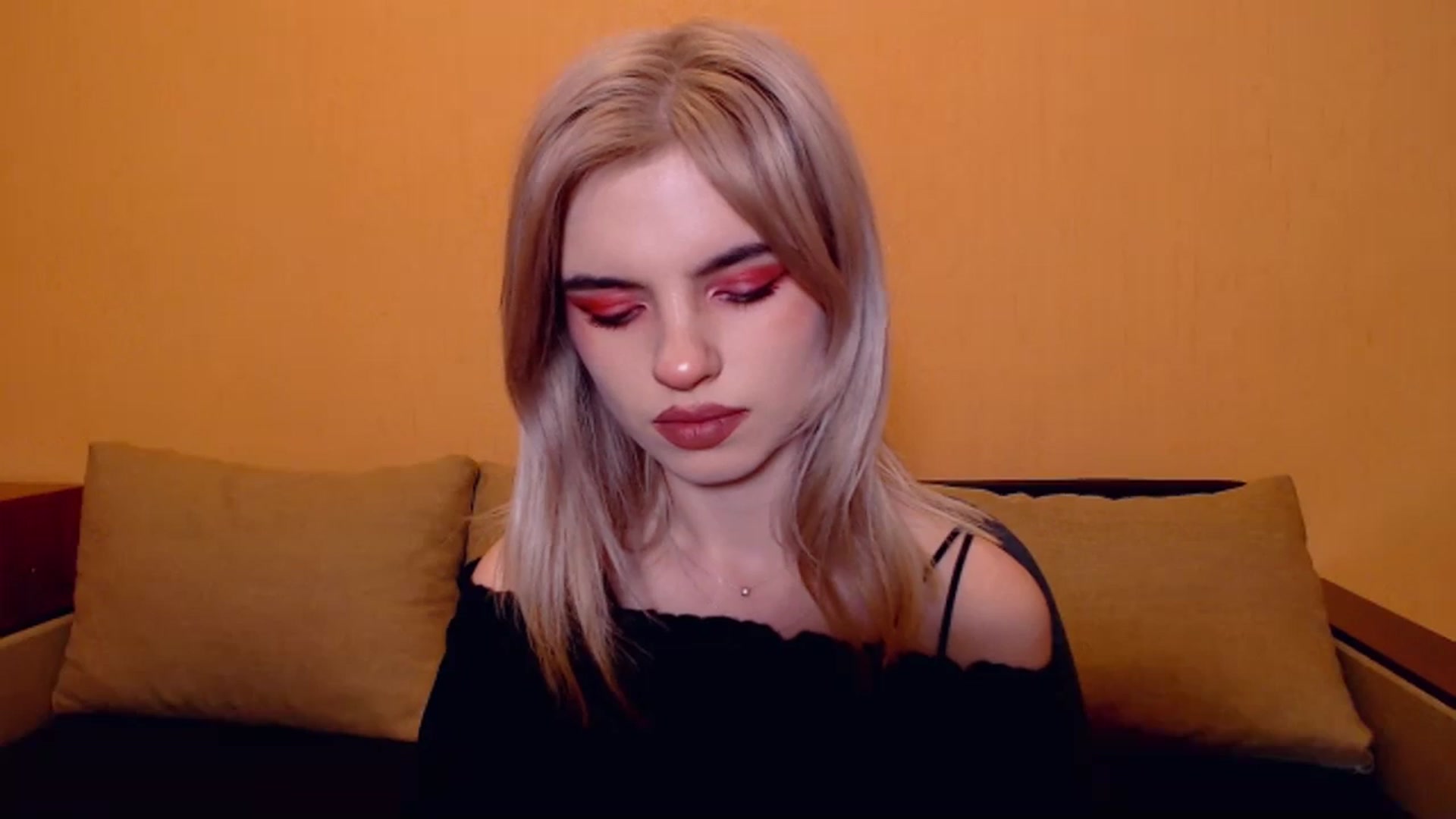 Gallery image thumbnail from Erineys's myfreecams stream on, 11/24/2023, 17:46 image 18 of 20