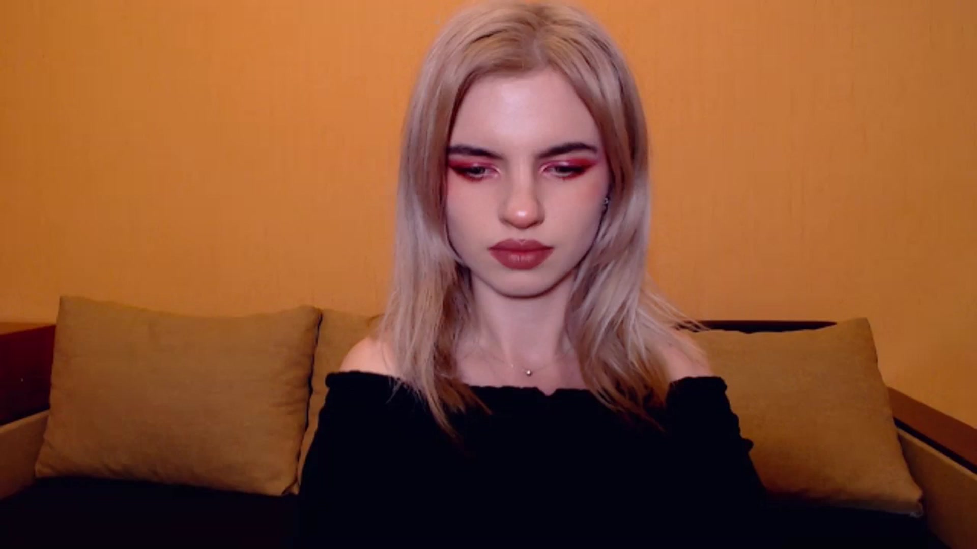 Gallery image thumbnail from Erineys's myfreecams stream on, 11/24/2023, 17:46 image 10 of 20