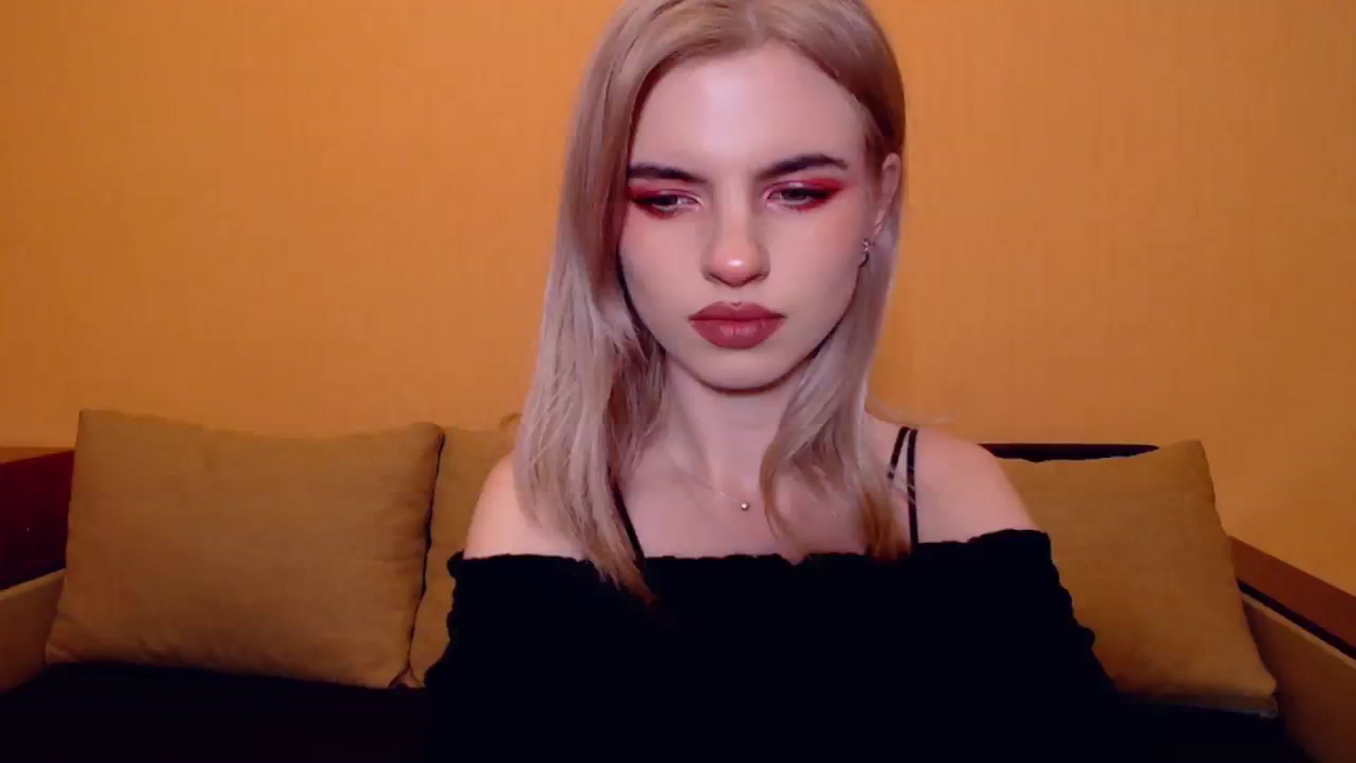 Gallery image thumbnail from Erineys's myfreecams stream on, 11/24/2023, 17:46 image 5 of 20