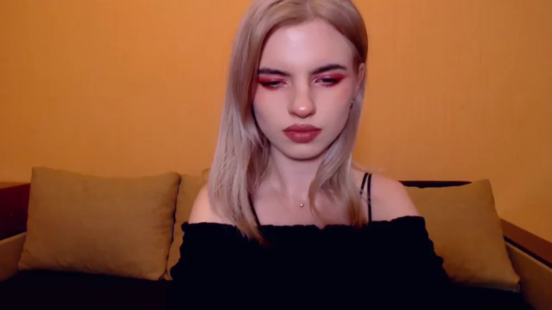 Gallery image thumbnail from Erineys's myfreecams stream on, 11/24/2023, 17:46 image 4 of 20