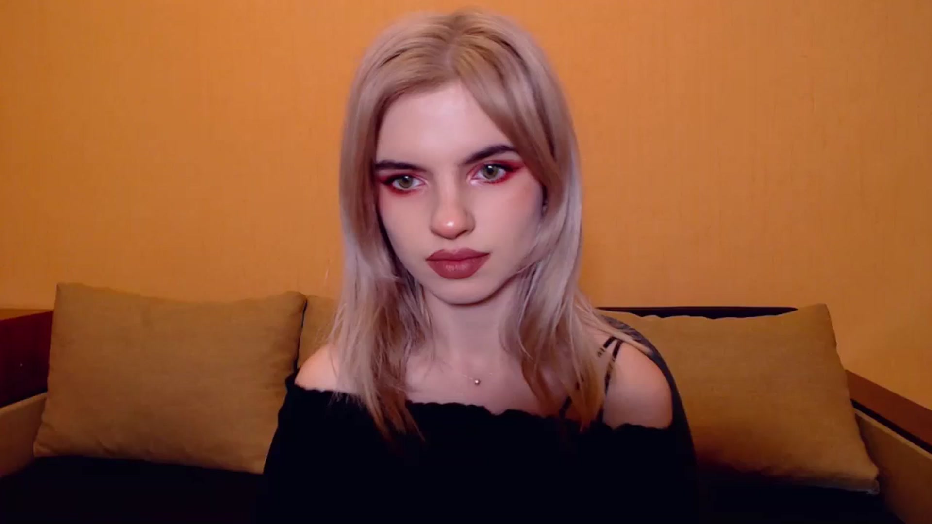 Gallery image thumbnail from Erineys's myfreecams stream on, 11/24/2023, 17:46 image 17 of 20