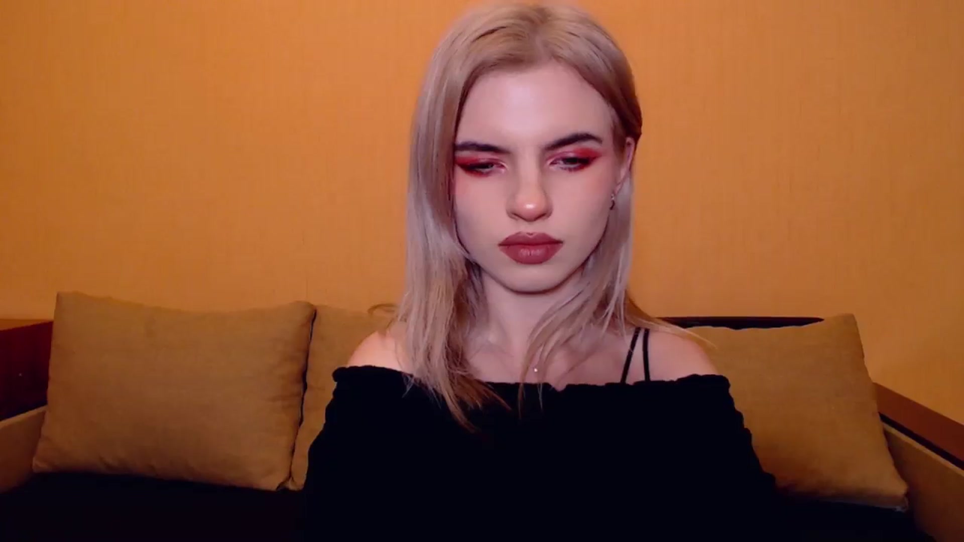 Gallery image thumbnail from Erineys's myfreecams stream on, 11/24/2023, 17:46 image 7 of 20