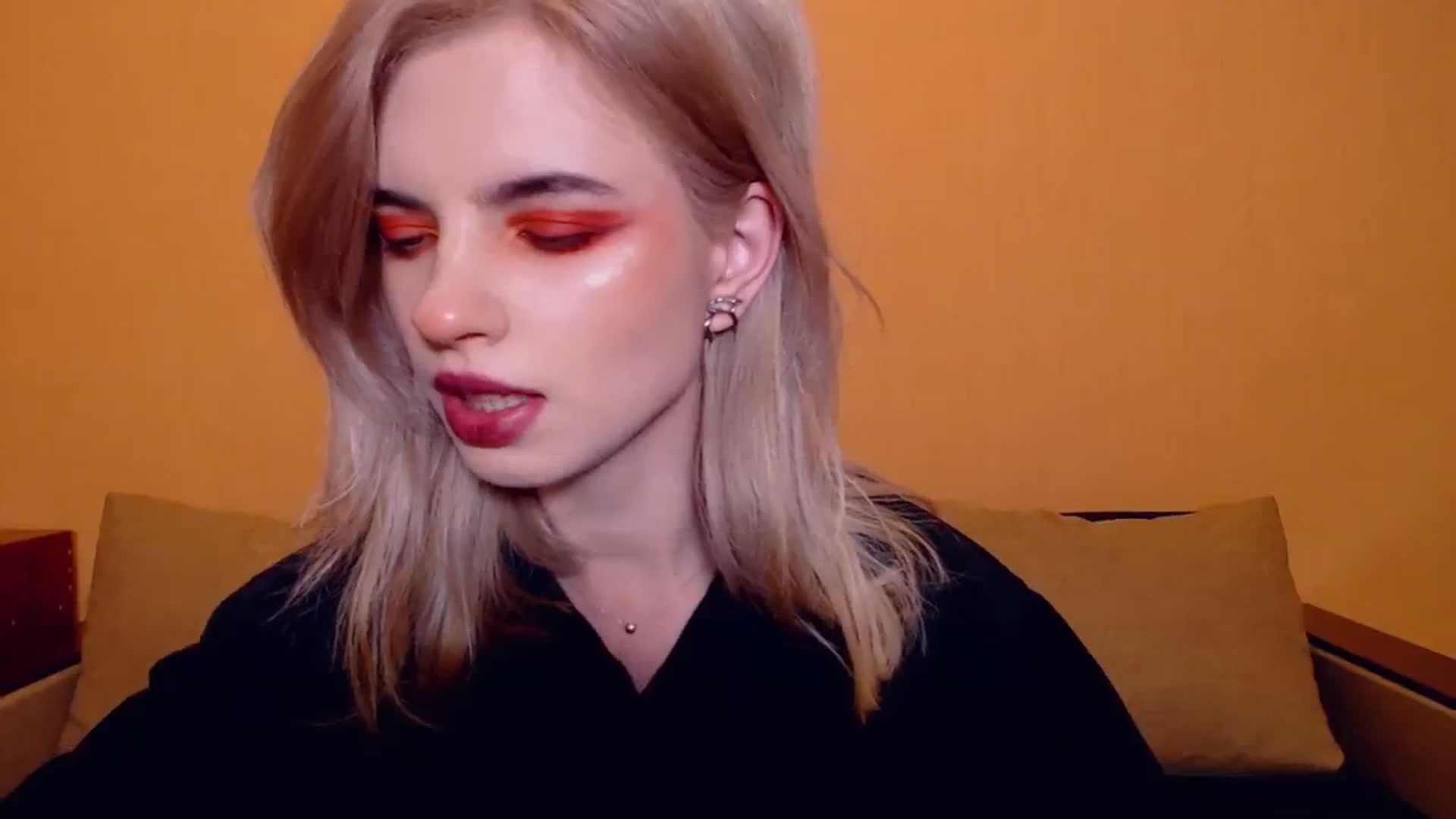 Gallery image thumbnail from Erineys's myfreecams stream on, 11/25/2023, 16:28 image 4 of 20