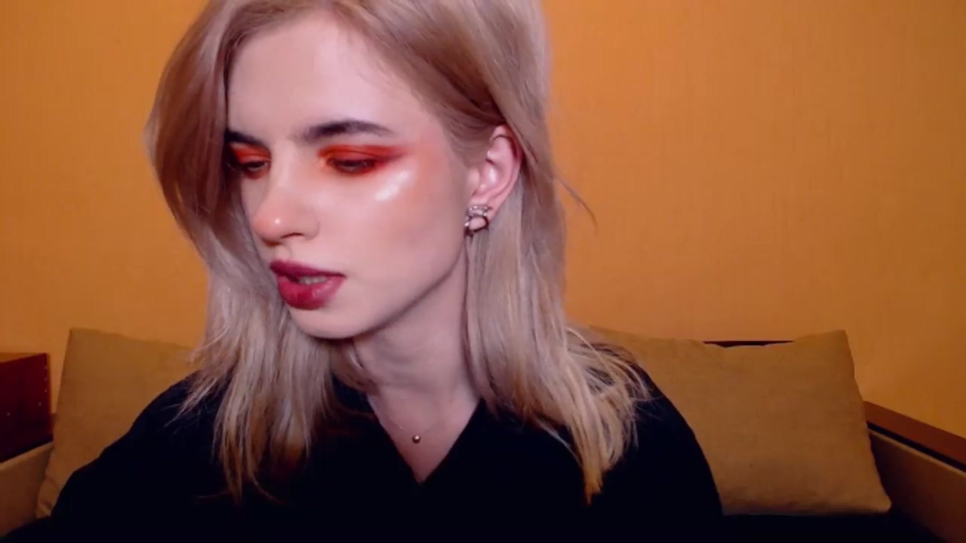 Gallery image thumbnail from Erineys's myfreecams stream on, 11/25/2023, 16:28 image 3 of 20