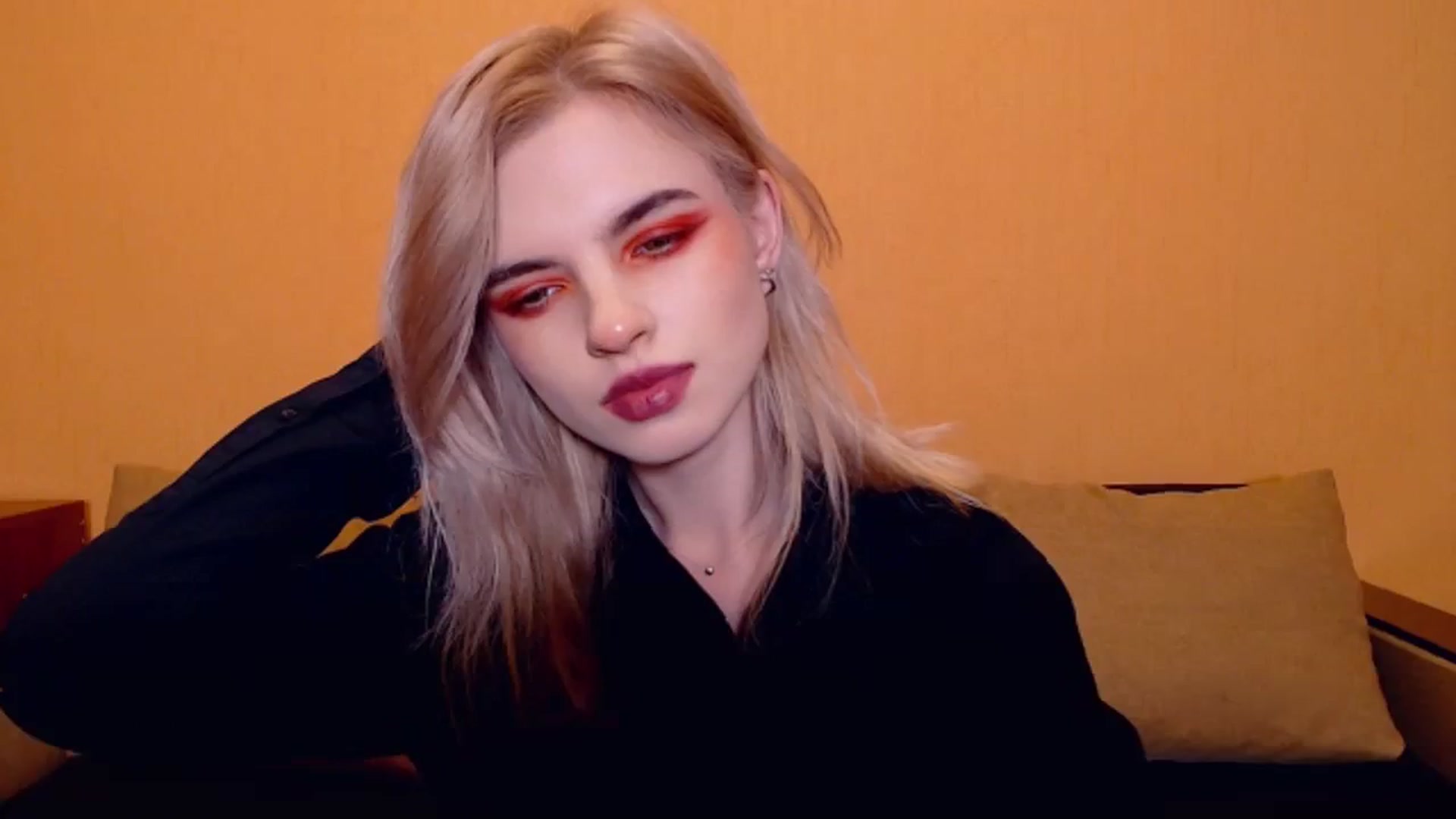 Gallery image thumbnail from Erineys's myfreecams stream on, 11/25/2023, 17:15 image 7 of 20