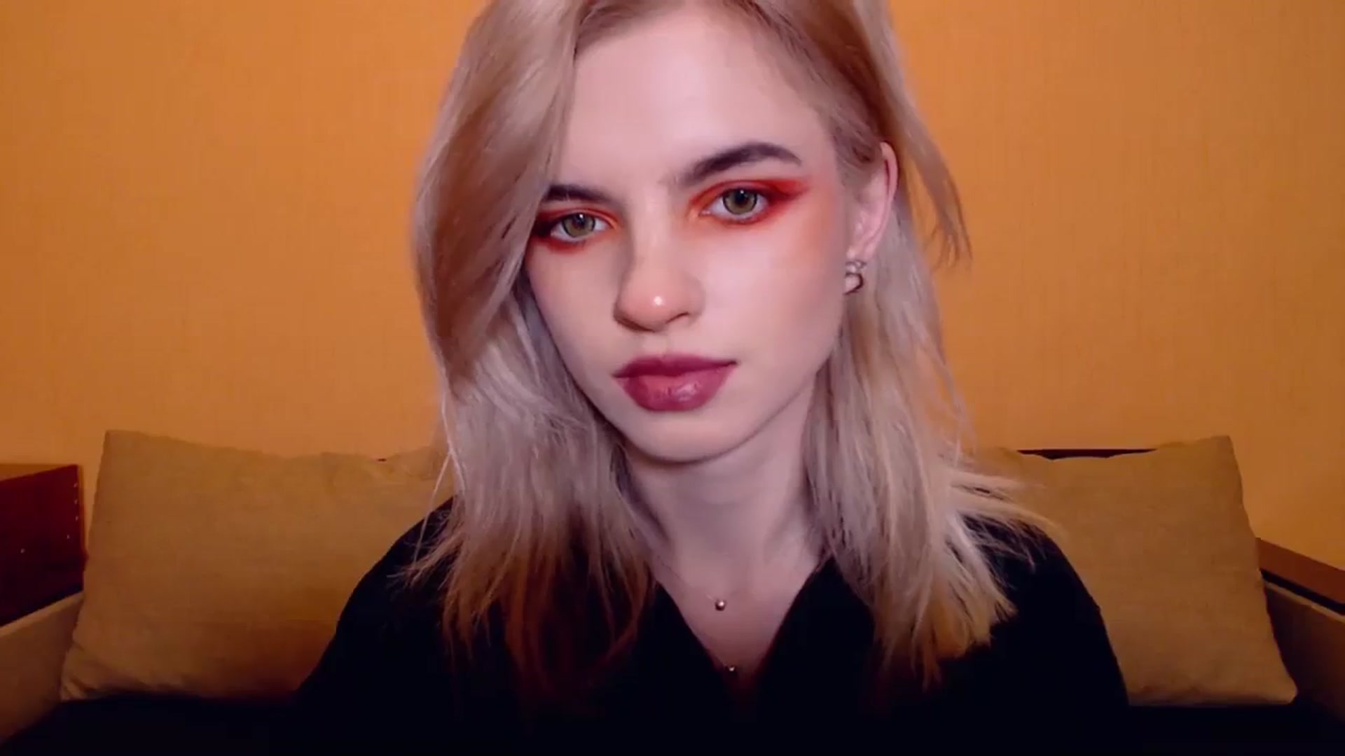 Gallery image thumbnail from Erineys's myfreecams stream on, 11/25/2023, 17:15 image 14 of 20