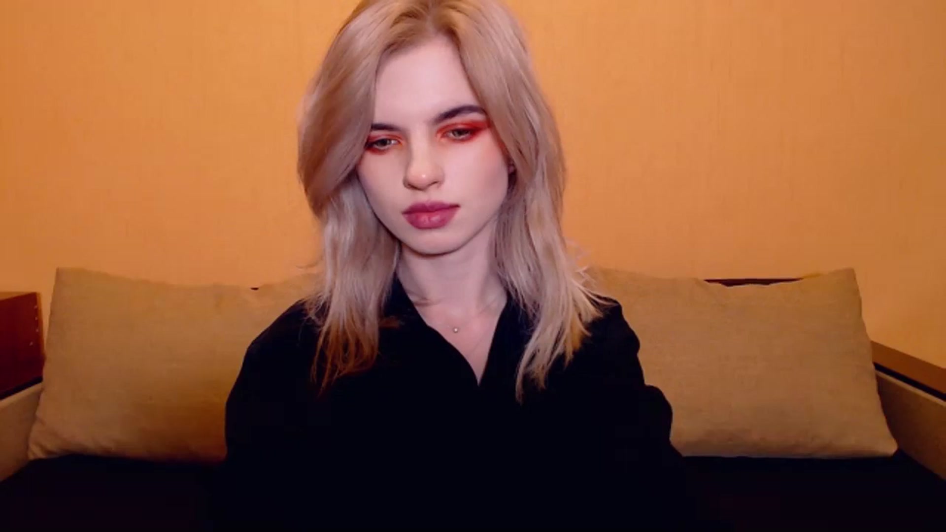 Gallery image thumbnail from Erineys's myfreecams stream on, 11/25/2023, 18:49 image 16 of 20
