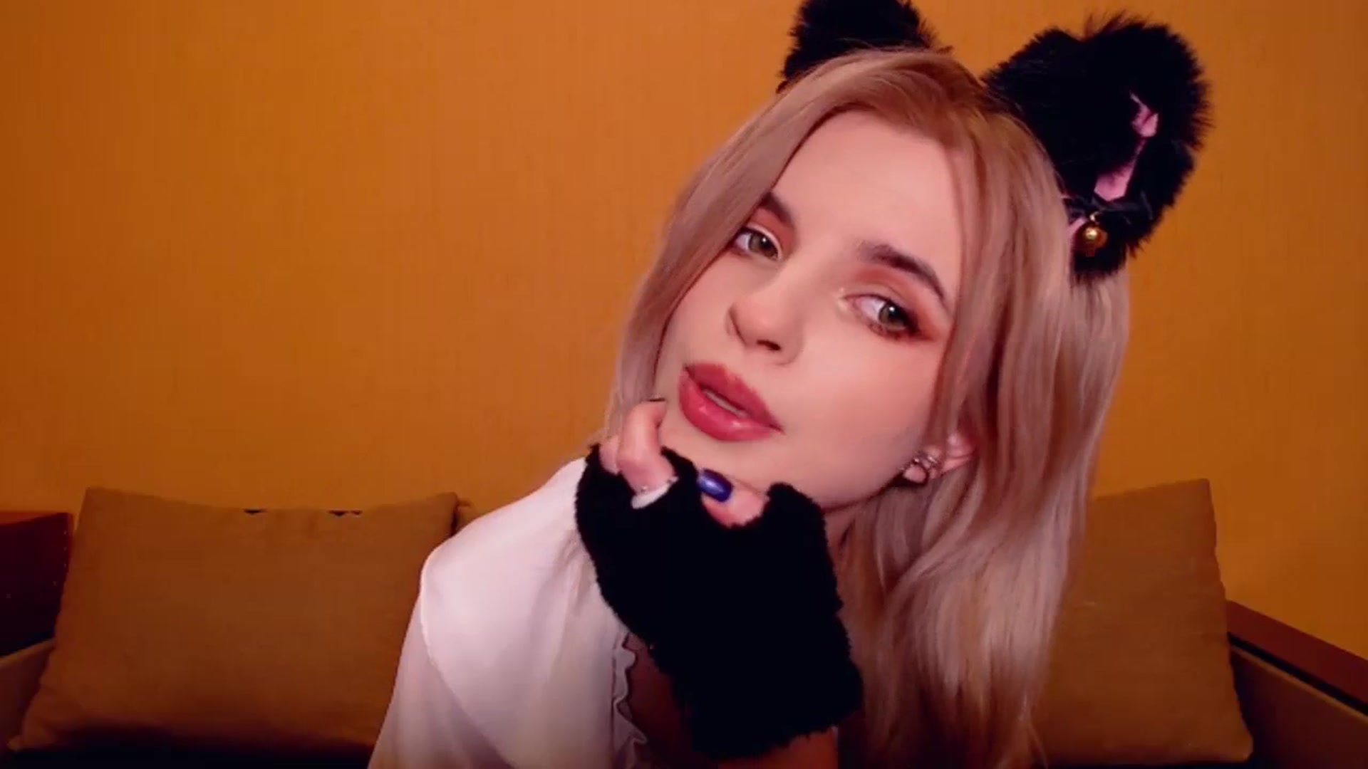 Gallery image thumbnail from Erineys's myfreecams stream on, 11/26/2023, 16:32 image 18 of 20