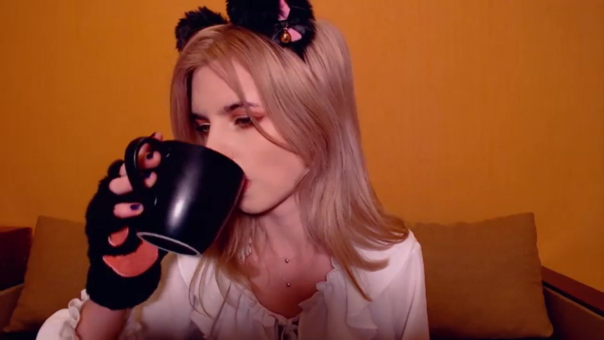 Gallery image thumbnail from Erineys's myfreecams stream on, 11/26/2023, 16:32 image 7 of 20