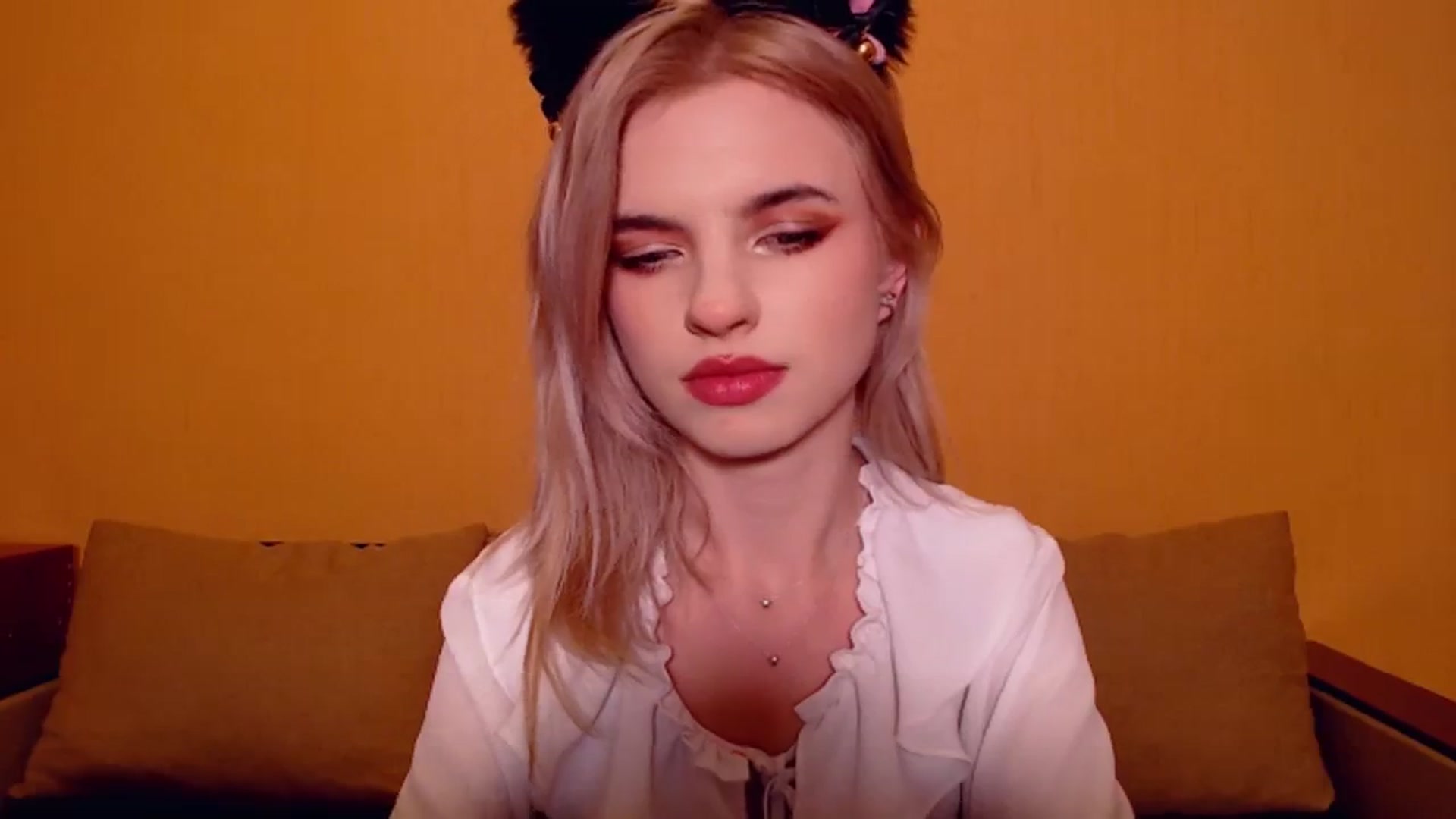 Gallery image thumbnail from Erineys's myfreecams stream on, 11/26/2023, 16:32 image 4 of 20