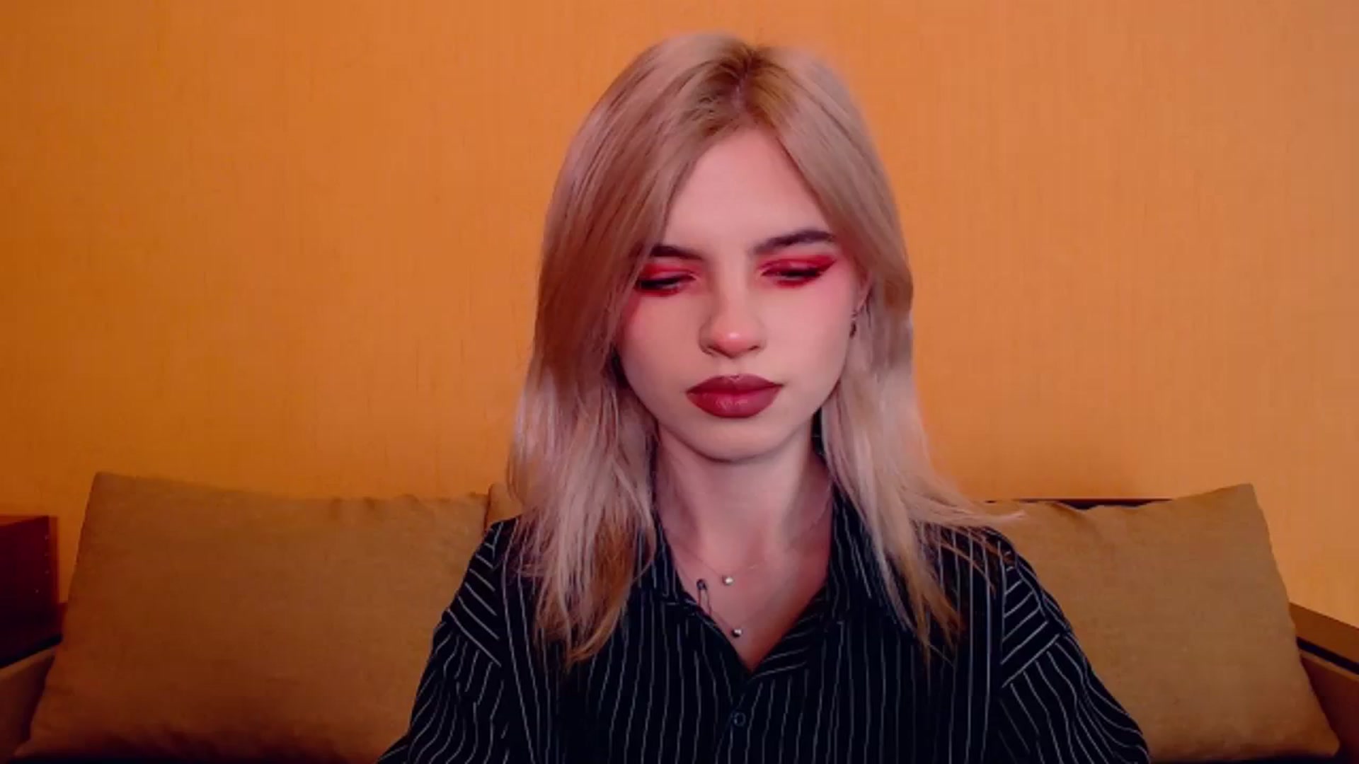 Gallery image thumbnail from Erineys's myfreecams stream on, 12/01/2023, 15:40 image 1 of 20