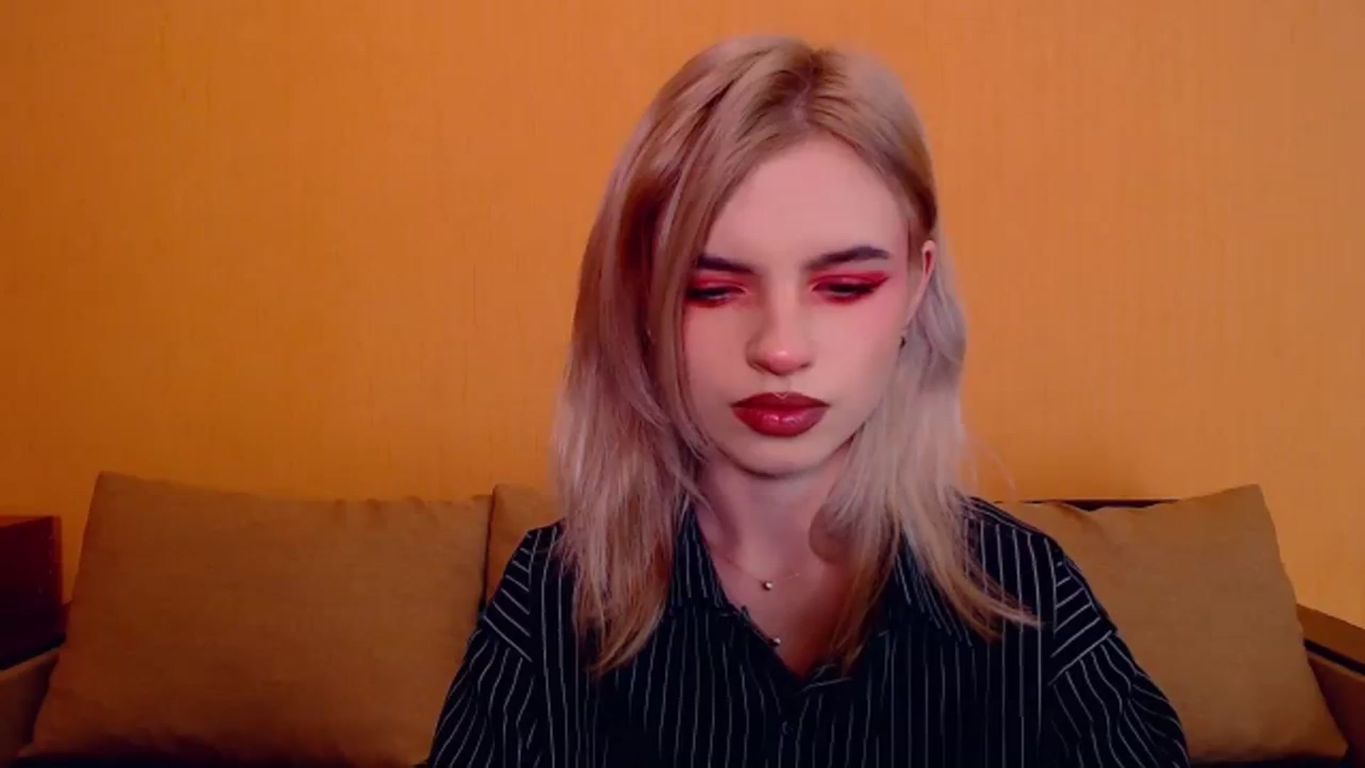 Gallery image thumbnail from Erineys's myfreecams stream on, 12/01/2023, 15:40 image 16 of 20