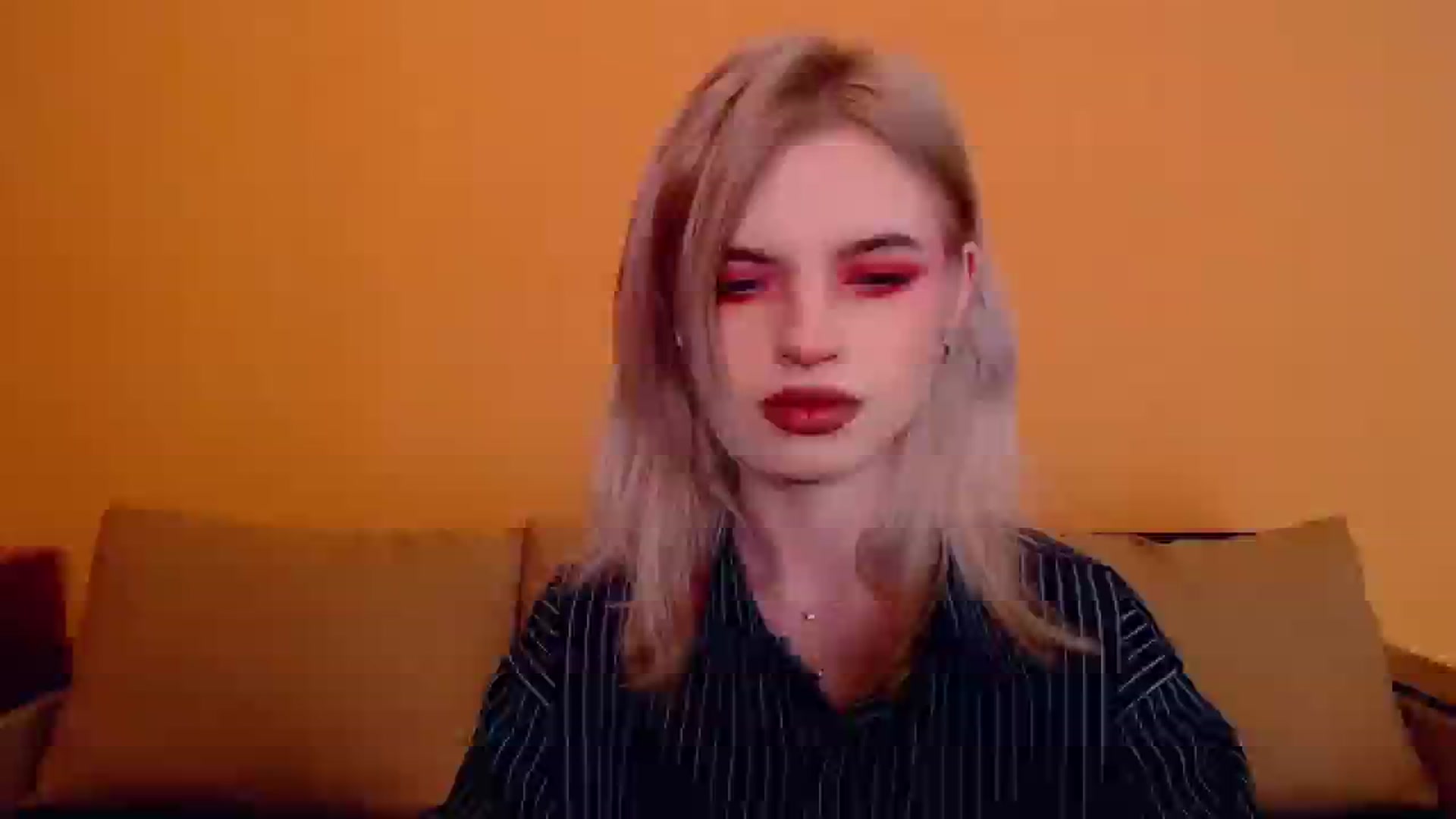 Gallery image thumbnail from Erineys's myfreecams stream on, 12/01/2023, 15:40 image 15 of 20