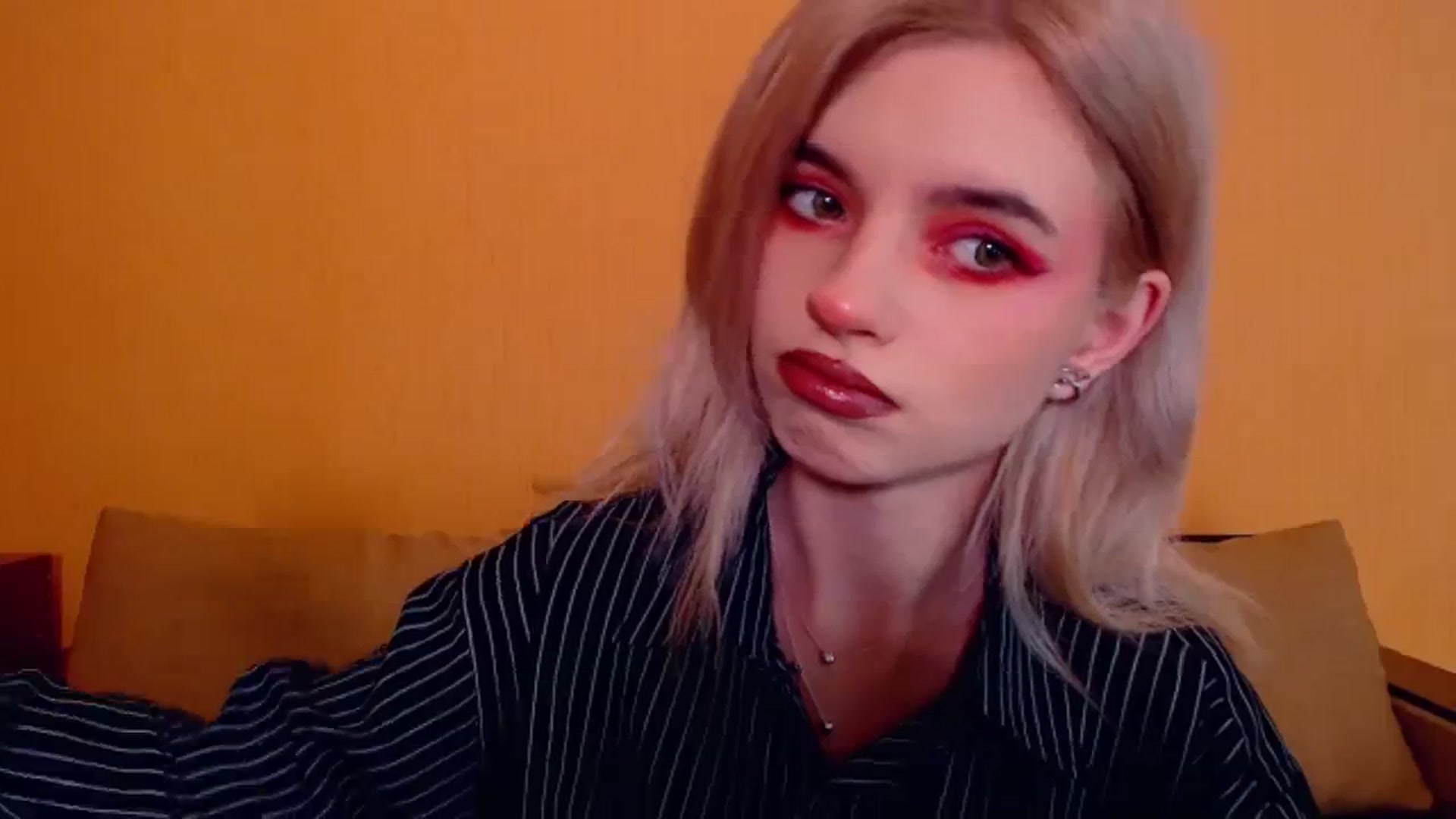 Gallery image thumbnail from Erineys's myfreecams stream on, 12/01/2023, 15:40 image 9 of 20