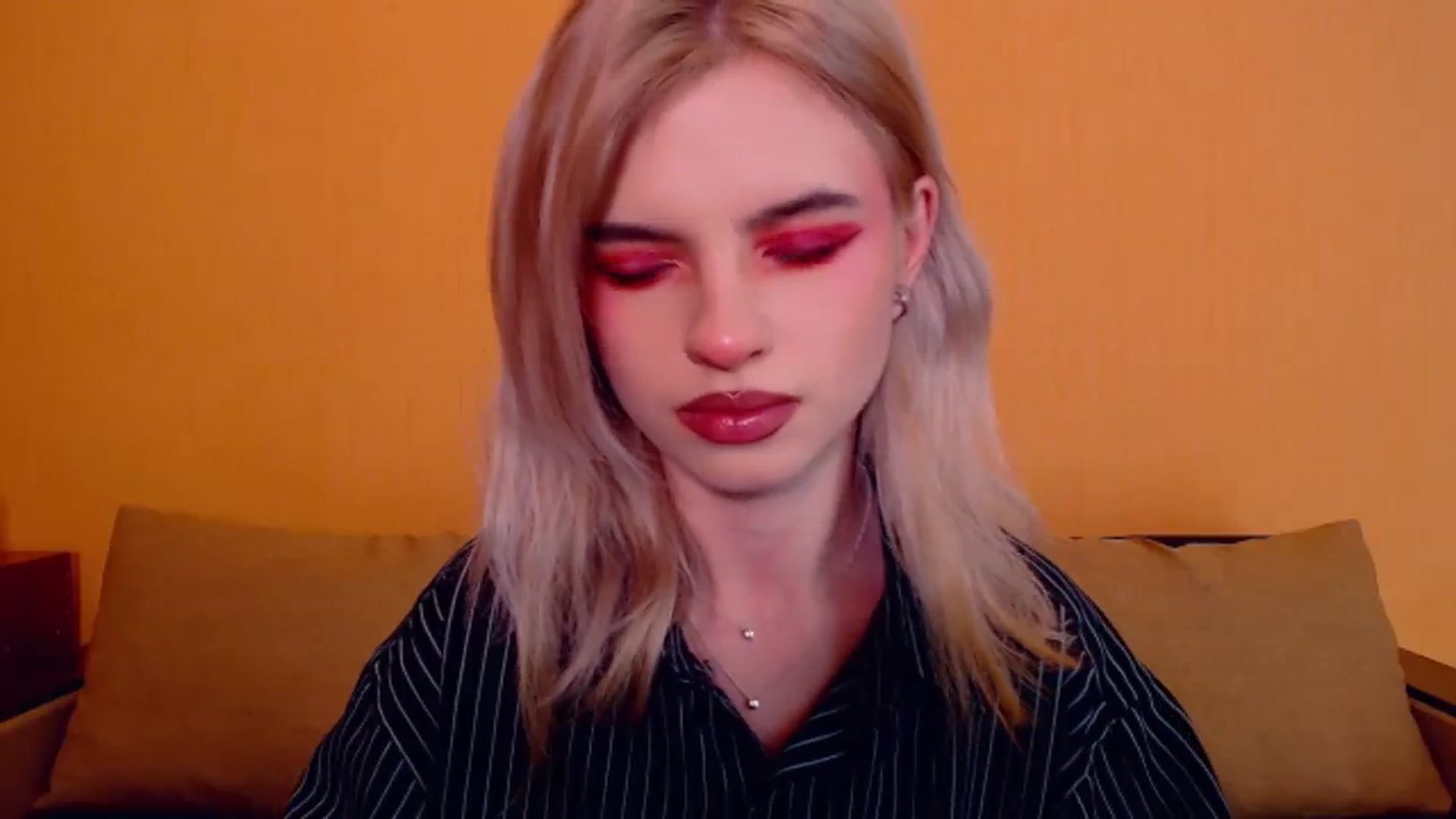 Gallery image thumbnail from Erineys's myfreecams stream on, 12/01/2023, 16:16 image 13 of 20